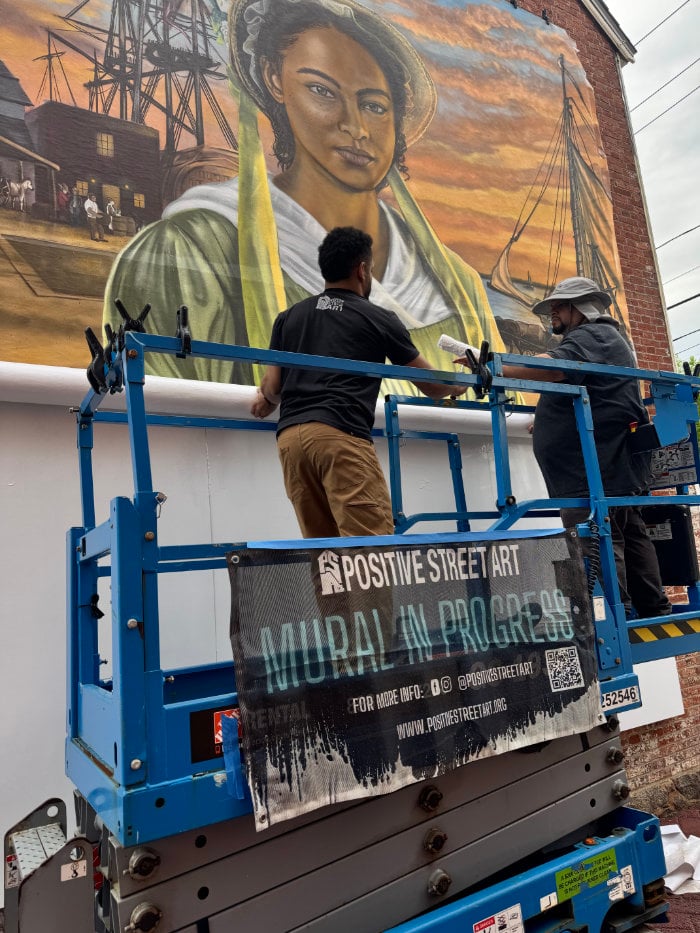 20260521.5761_Mural-Install02